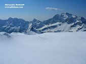 Da Valcanale-Alpe Corte salita con tanta neve a Cima Giovanni Paolo II il 23 aprile 09 - FOTOGALLERY